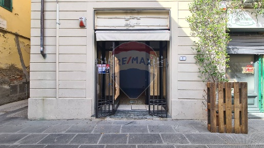 Foto Attività commerciale in piazzetta madonna della quiete, Empoli