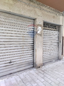Foto Locale commerciale in Via Generale Cascino, Gela Centro di 84 m²