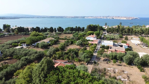 Foto Terreno residenziale in Via Isola, Siracusa Isola di 3800 m²