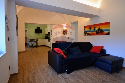 Foto Casa indipendente in Via Becchi, Quiliano di 200 m² con 8 locali