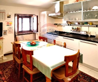 Foto Appartamento in Via G. Mazzini, Villa d'Almè Centro di 80 m²