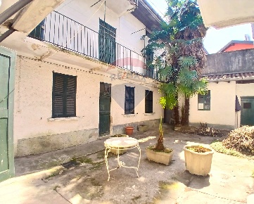 Foto Multiproprietà a Germignaga di 400 m² con 14 locali in vendita
