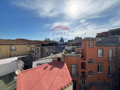 Foto Appartamento in Via Anticaglia, Napoli Centro Storico di 200 m²