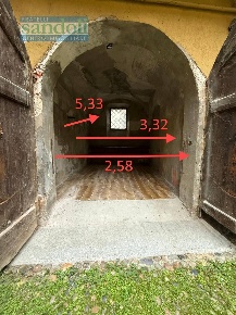 Foto Box in Via Morosone, Vercelli Centro di 18 m² con 1 locali in affitto