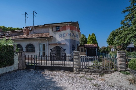 Foto Case semi ndipendenti in Viale Idris Ricci, Copparo Centro di 185 m²