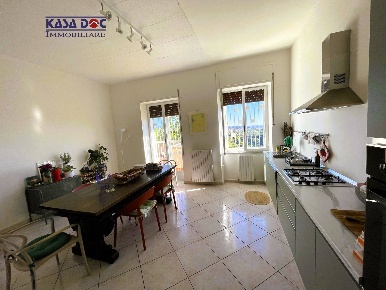 Foto Appartamento in Vico IV° Raffaelli, Catanzaro Centro Storico di 140 m²