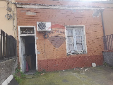 Foto Casa indipendente in Via Nazionale, Camporotondo Etneo Piano Tavola