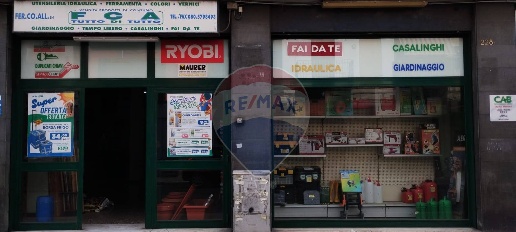 Foto Locale commerciale in Via Francesco Crispi, Bari Libertà di 185 m²