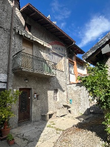 Foto Appartamento in per Arcumeggia, Cuveglio Centro di 149 m² con 4 locali