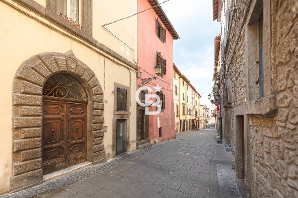 Foto Appartamento in Via Arringa, Vitorchiano Centro di 140 m² con 7 locali