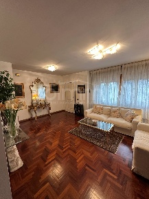 Foto Villa a schiera a Monserrato di 145 m² con 7 locali in vendita