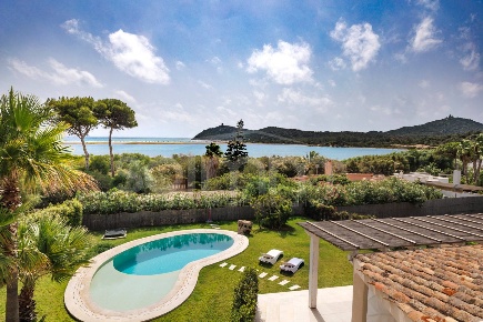 Foto Villa bifamiliare a Villasimius Notteri di 123 m² con 4 locali