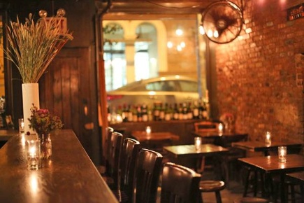 Foto Bar a Saronno di 110 m² con 4 locali in vendita