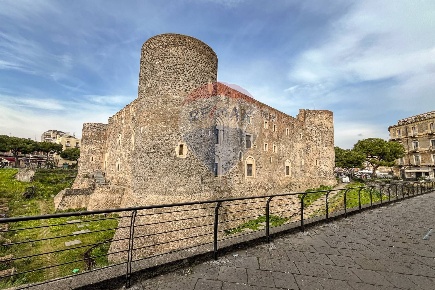 Foto Appartamento a Catania Centro Storico di 121 m² con 5 locali