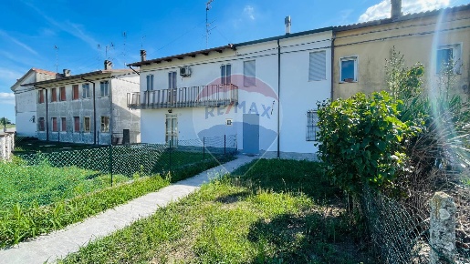 Foto Case semi ndipendenti in Via Albersano, Riva del Po Berra di 120 m²