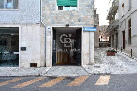 Foto Box in Via Antonio Bruni, Martina Franca di 474 m² con 1 locali