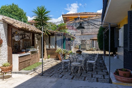 Foto Appartamento in Via Salerno, San Giovanni la Punta di 139 m²