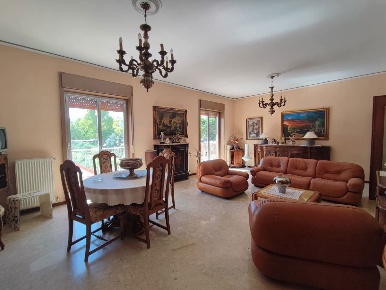Foto Appartamento in Via Ammiraglio Thaon De Revel 64, Palermo di 143 m²