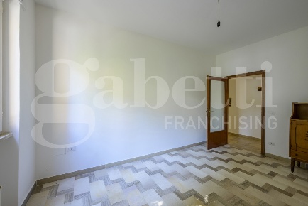 Foto Appartamento in Via Bellucci 6, Gubbio Centro di 80 m² con 4 locali