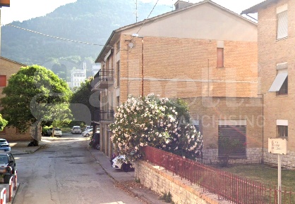 Foto Appartamento in Via Bellucci 6, Gubbio Centro di 80 m² con 4 locali