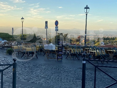 Foto Attività commerciale in Via Regina Margherita 19, Frascati di 30 m²