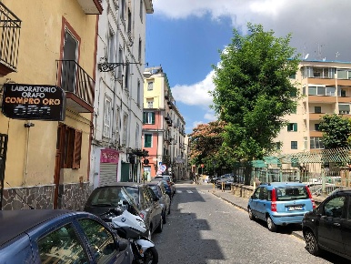 Foto Negozio in don luigi sturzo, Napoli Vomero di 25 m² con 1 locali