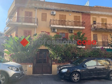 Foto Appartamento in Via Cimone 3, Catania Barriera - Leucatia di 78 m²