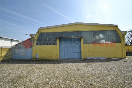 Foto Capannone industriale in Via pinerolo 34, Frossasco Centro di 320 m²