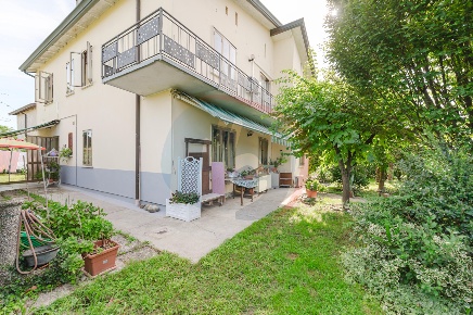 Foto Casa indipendente a Vigonza Case Trevisan di 310 m² con 8 locali