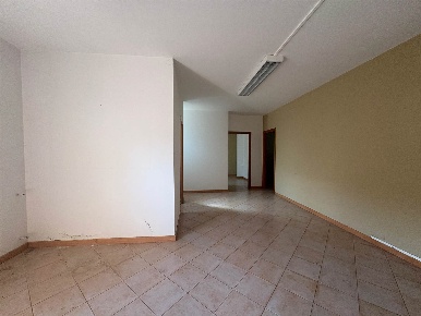 Foto Magazzino in Via Mario Rapisarddi, Tremestieri Etneo Centro di 80 m²