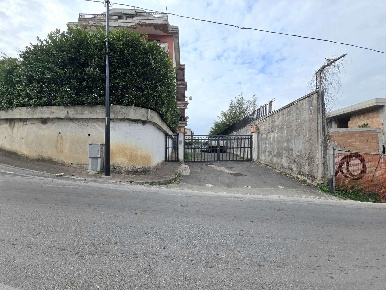 Foto Negozio in Via Sant'Andrea  14, Baronissi Antessano di 300 m²
