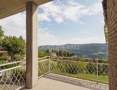Foto Villa unifamiliare a Montefiorino Centro di 195 m² con 6 locali