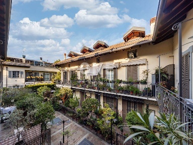 Foto Appartamento in via Donizetti 16, Monza di 120 m² con 5 locali