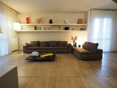 Foto Villa a schiera a Agliana Centro di 170 m² con 8 locali in vendita