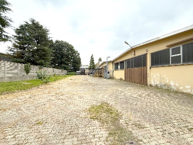 Foto Capannone industriale in Via Fermi, Burago di Molgora di 3210 m²