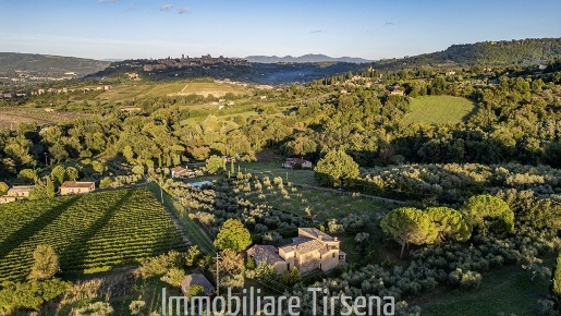 Foto Casale a Orvieto di 322 m² con 5 locali in vendita