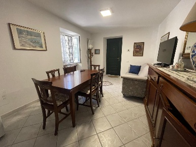 Foto Casa indipendente a Carrara Marina di Carrara di 100 m² con 5 locali