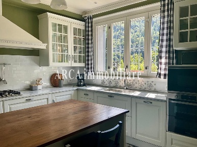 Foto Appartamento a Seravezza Centro di 140 m² con 6 locali in vendita