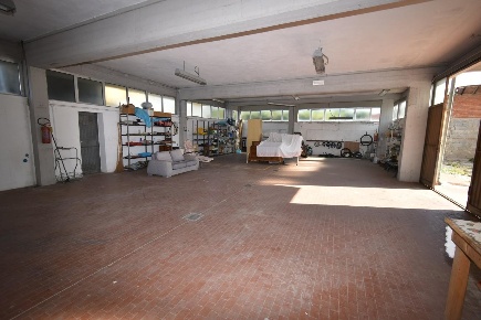 Foto Locale commerciale a San Giuliano Terme Pontasserchio, Pappiana