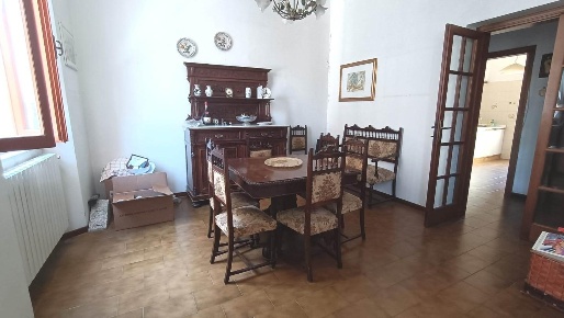 Foto Appartamento a Carrara Centro di 80 m² con 4 locali in vendita