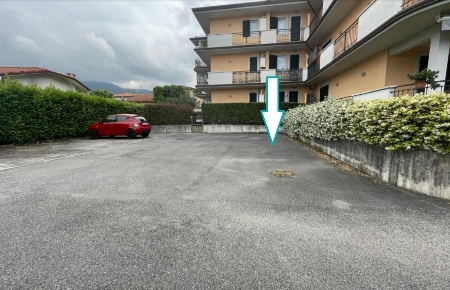 Foto Box a Seravezza Ripa Pozzi Querceta Ponterosso di 13 m² con 1 locali