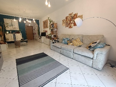 Foto Appartamento a Carrara Centro di 130 m² con 7 locali in vendita