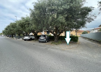 Foto Box a Seravezza Ripa Pozzi Querceta Ponterosso di 17 m² con 1 locali