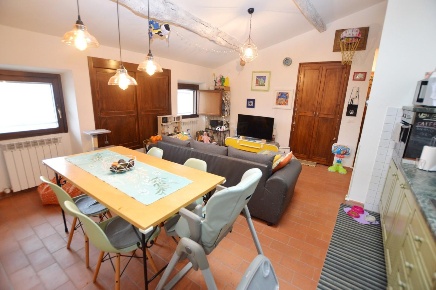 Foto Appartamento a Lucca Tempagnano - Picciorana di 70 m² con 3 locali