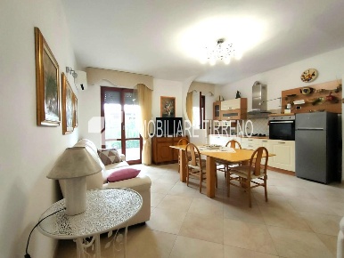 Foto Appartamento a Massa Marina di Massa Centro di 75 m² con 3 locali