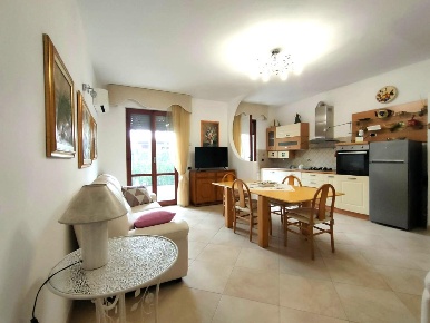 Foto Appartamento a Massa Marina di Massa Centro di 75 m² con 3 locali