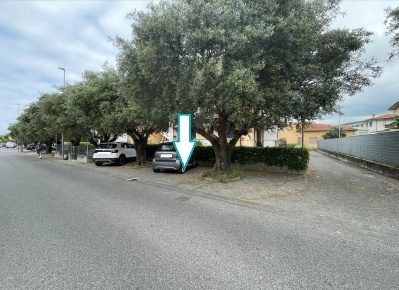Foto Box a Seravezza Ripa Pozzi Querceta Ponterosso di 13 m² con 1 locali
