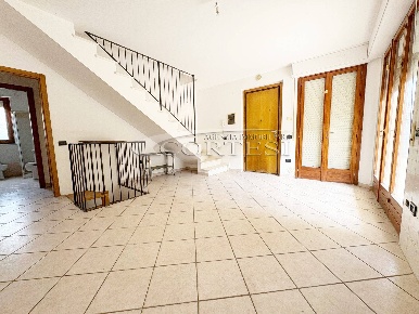 Foto Appartamento a Mondolfo di 80 m² con 4 locali in vendita