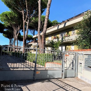 Foto Appartamento in Via Montecatini, Massa Marina di Massa Centro