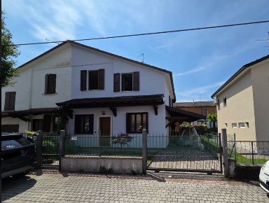 Foto Villa bifamiliare in VIA NONA  101, Brescia Villaggio Badia di 160 m²